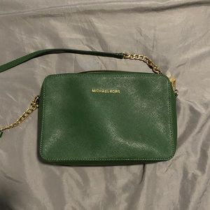 Green crossbody Michael kors